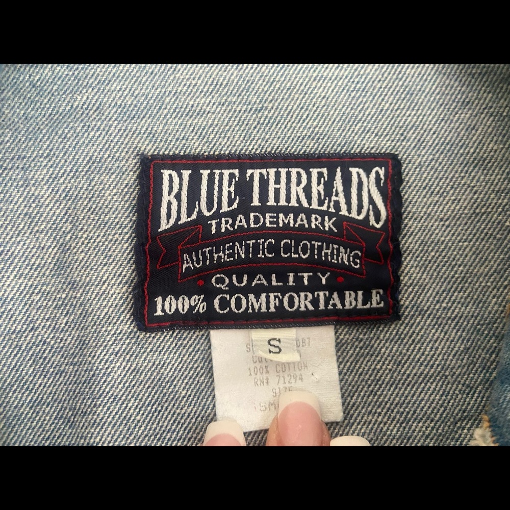 Jean jacket size small. - Picture 2 of 3